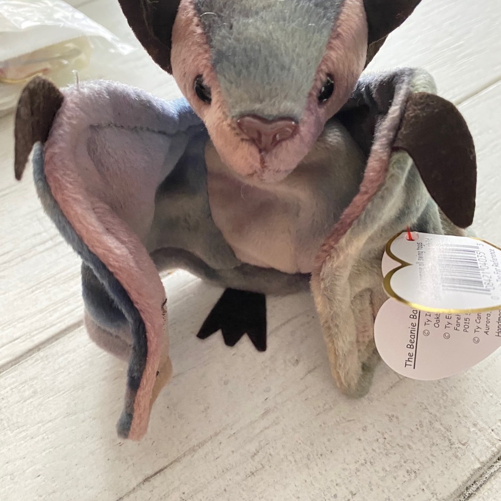 NWT Rare Batty the beanie baby Collectors piece